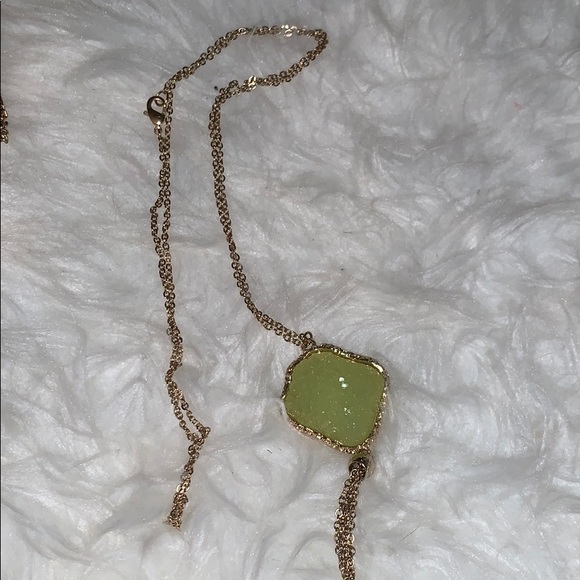 Green crystal pendant necklace - Picture 1 of 2
